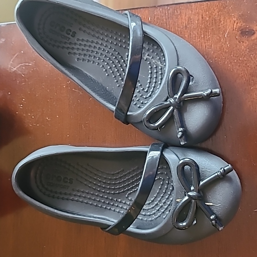 Girls size c9 Crocs
